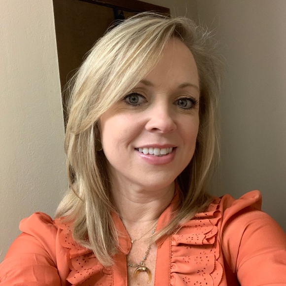 Meet your Posher, Leigh - Picture 1 of 1